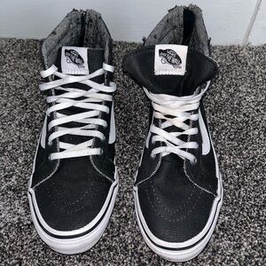 Zip up vans off the wall